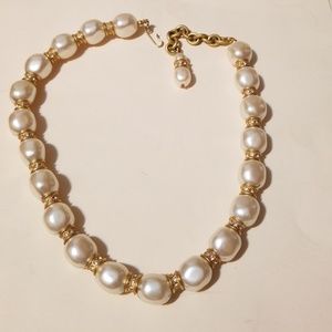 Beautiful Vintage Faux Pearl Necklace